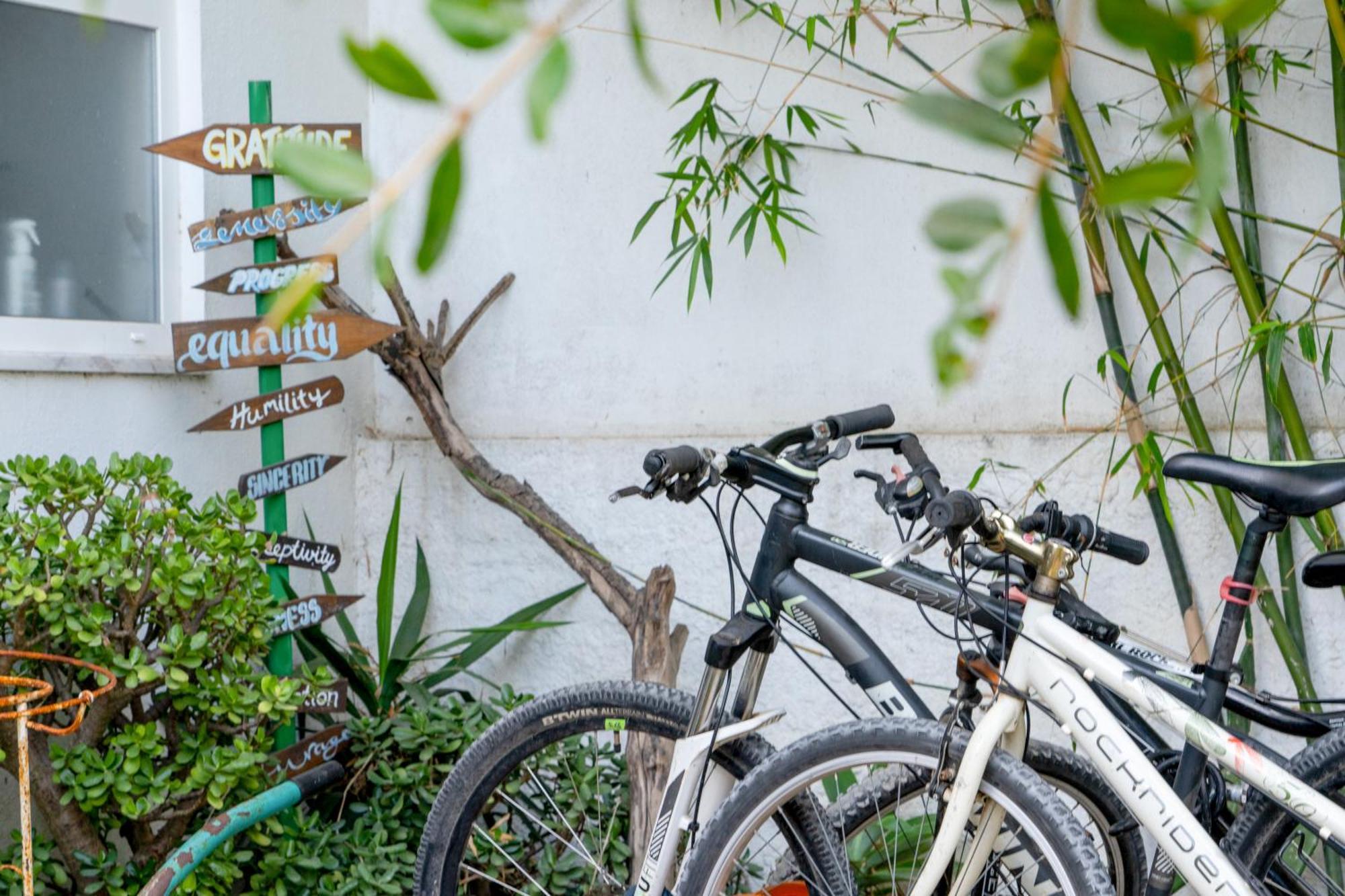 Natural Mystic Hostel Costa da Caparica Exterior photo
